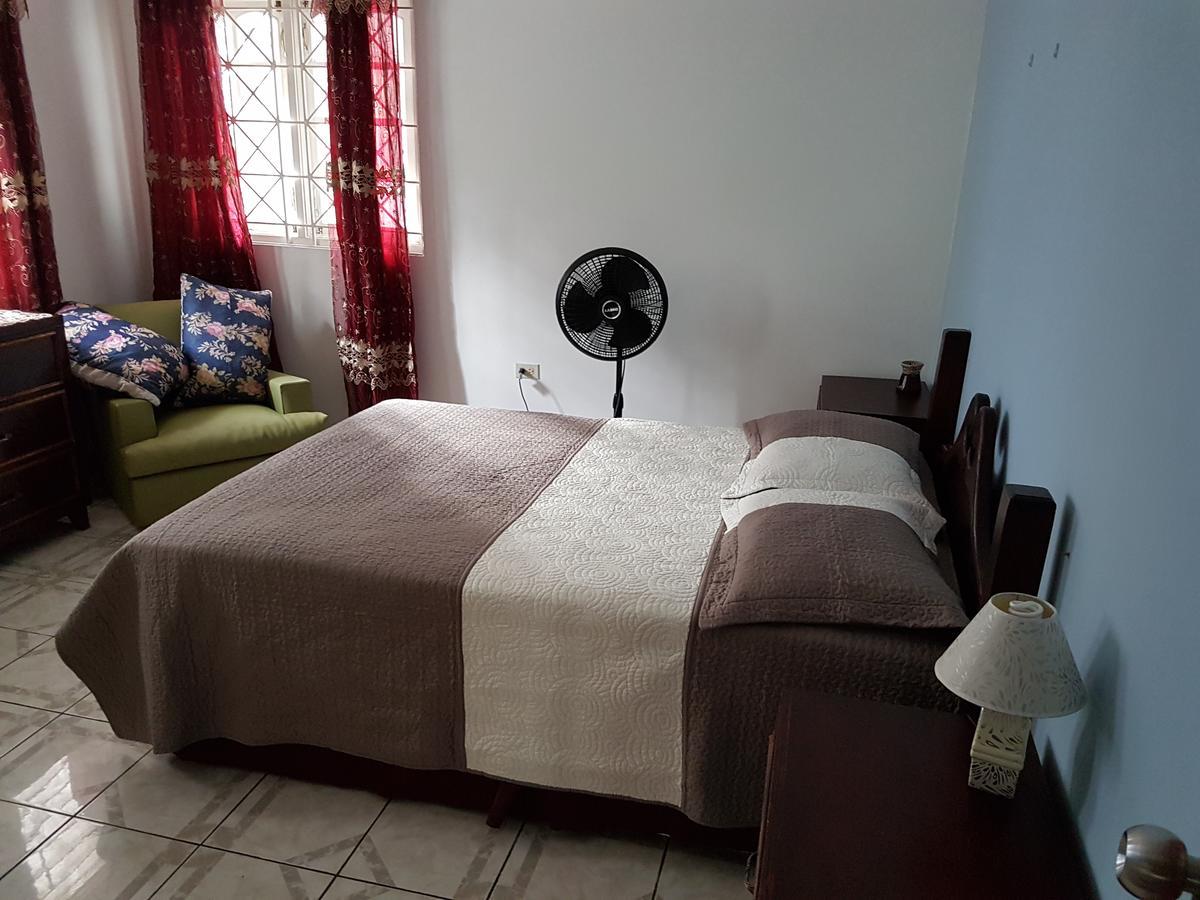 Jus4U-1 The Home Away From Home Villa Ocho Rios Kültér fotó