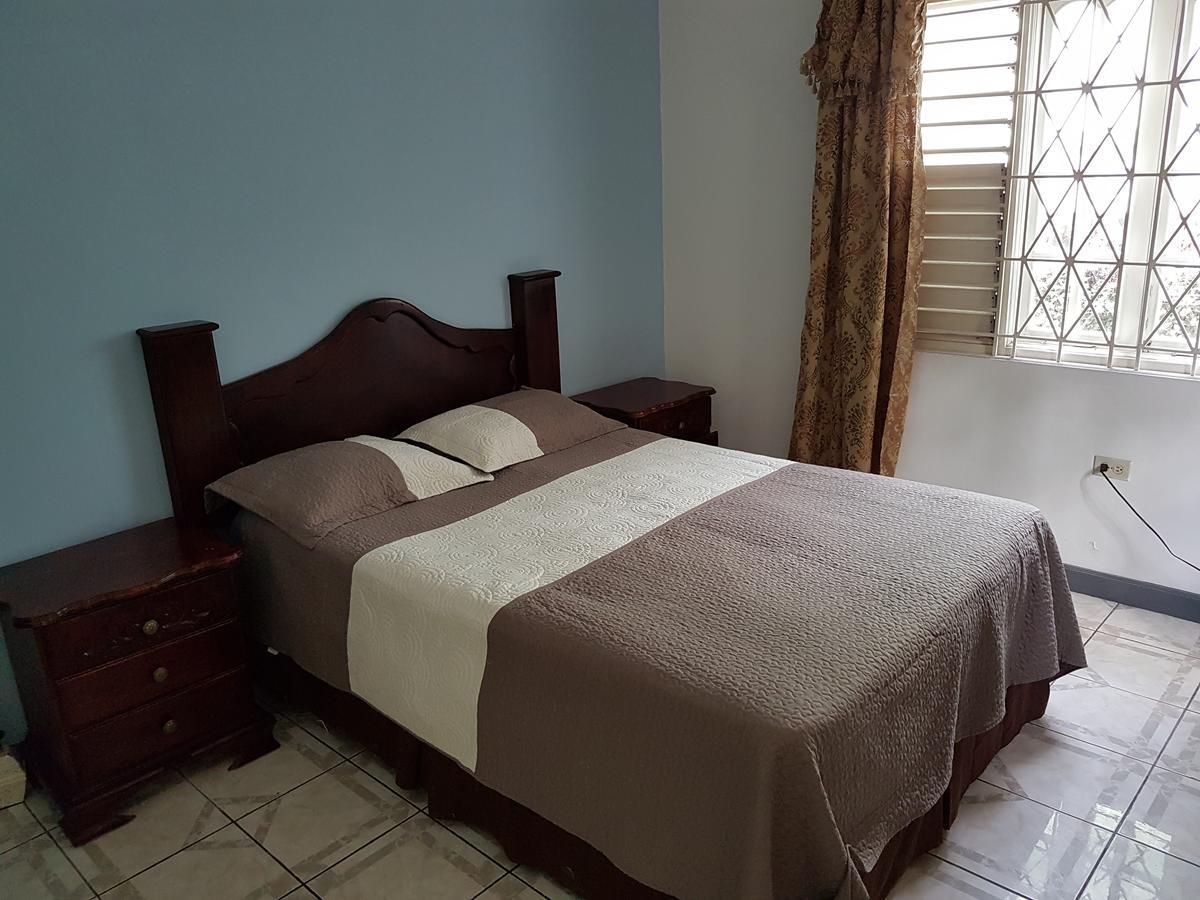 Jus4U-1 The Home Away From Home Villa Ocho Rios Kültér fotó