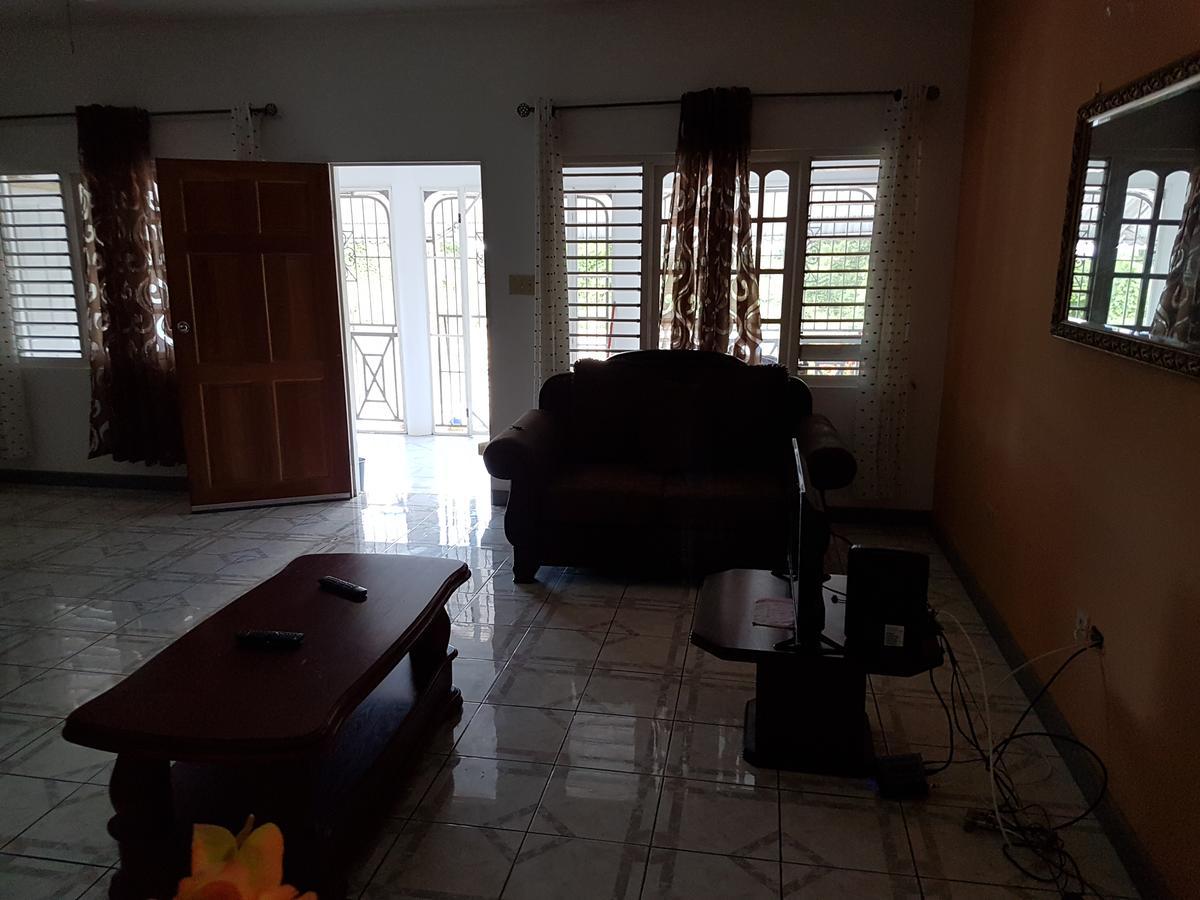 Jus4U-1 The Home Away From Home Villa Ocho Rios Kültér fotó