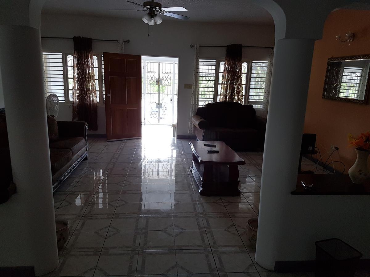 Jus4U-1 The Home Away From Home Villa Ocho Rios Kültér fotó